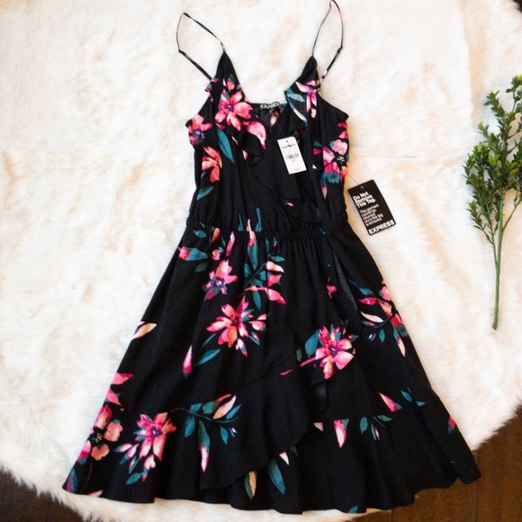 Express Dresses & Skirts - Express - ruffle front floral dress